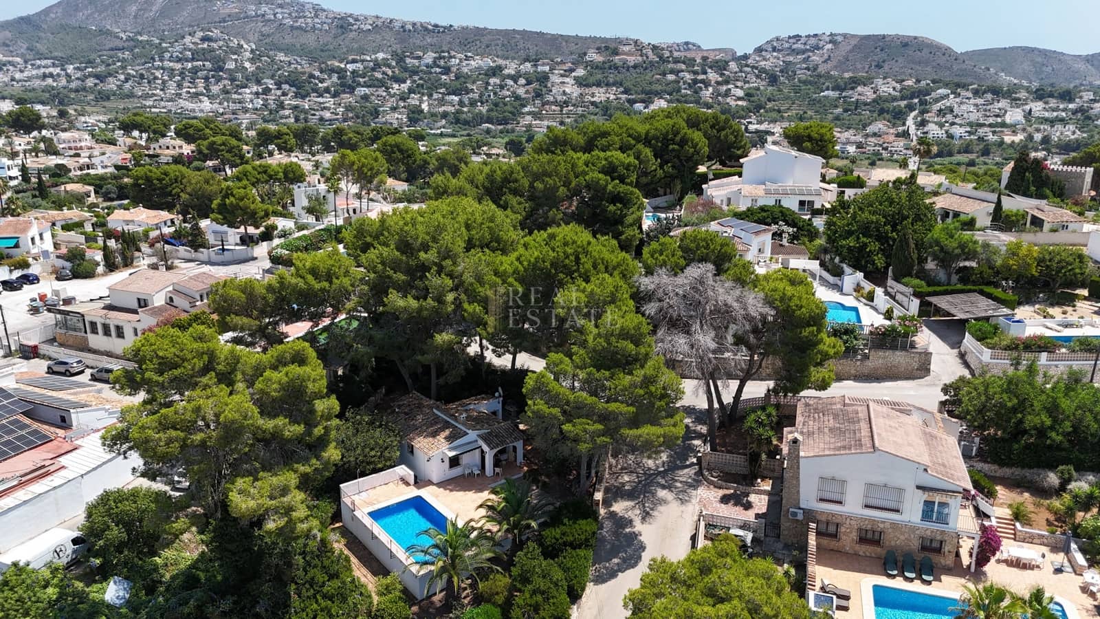 2 bedroom Villa for sale in Moraira with pool - € 425,000 (Ref: 9939140)