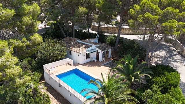 2 bedroom Villa for sale in Moraira, Teulada-Moraira with pool - € 425,000 (Ref: 9939140)