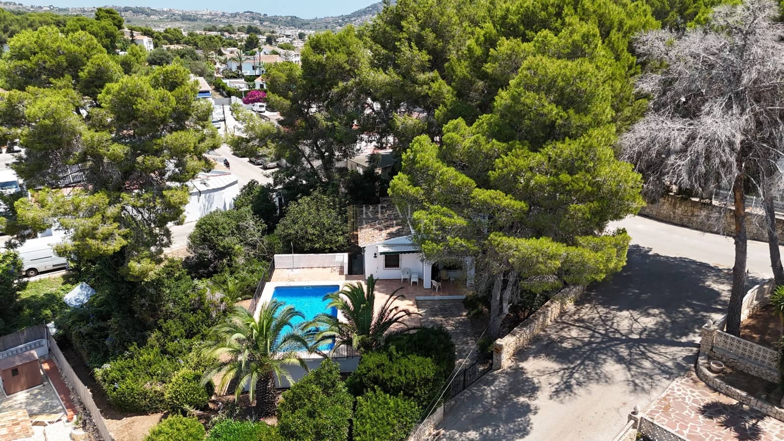 2 bedroom Villa for sale in Moraira with pool - € 425,000 (Ref: 9939140)