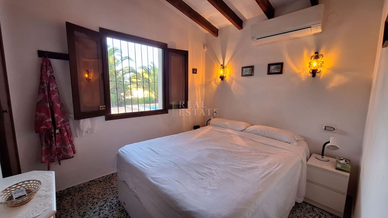 2 bedroom Villa for sale in Moraira with pool - € 425,000 (Ref: 9939140)