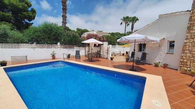 2 soverom Villa til salgs i Benissa med svømmebasseng garasje - € 545 000 (Ref: 9958847)