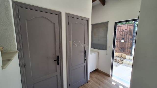 3 soveværelse Villa til salg i Dénia med swimmingpool - € 345.000 (Ref: 9961751)