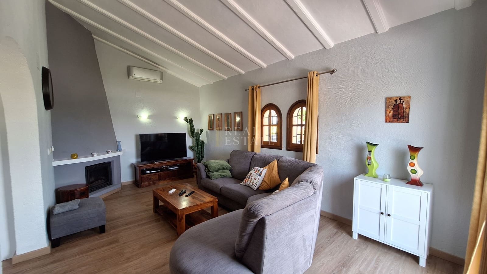 3 bedroom Villa for sale in Denia with pool - € 345,000 (Ref: 9961751)