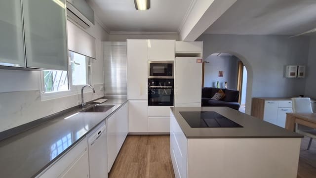 3 soveværelse Villa til salg i Dénia med swimmingpool - € 345.000 (Ref: 9961751)