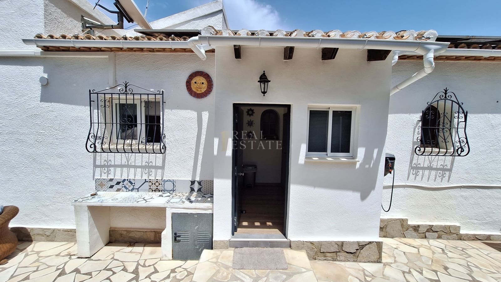 3 bedroom Villa for sale in Denia with pool - € 345,000 (Ref: 9961751)