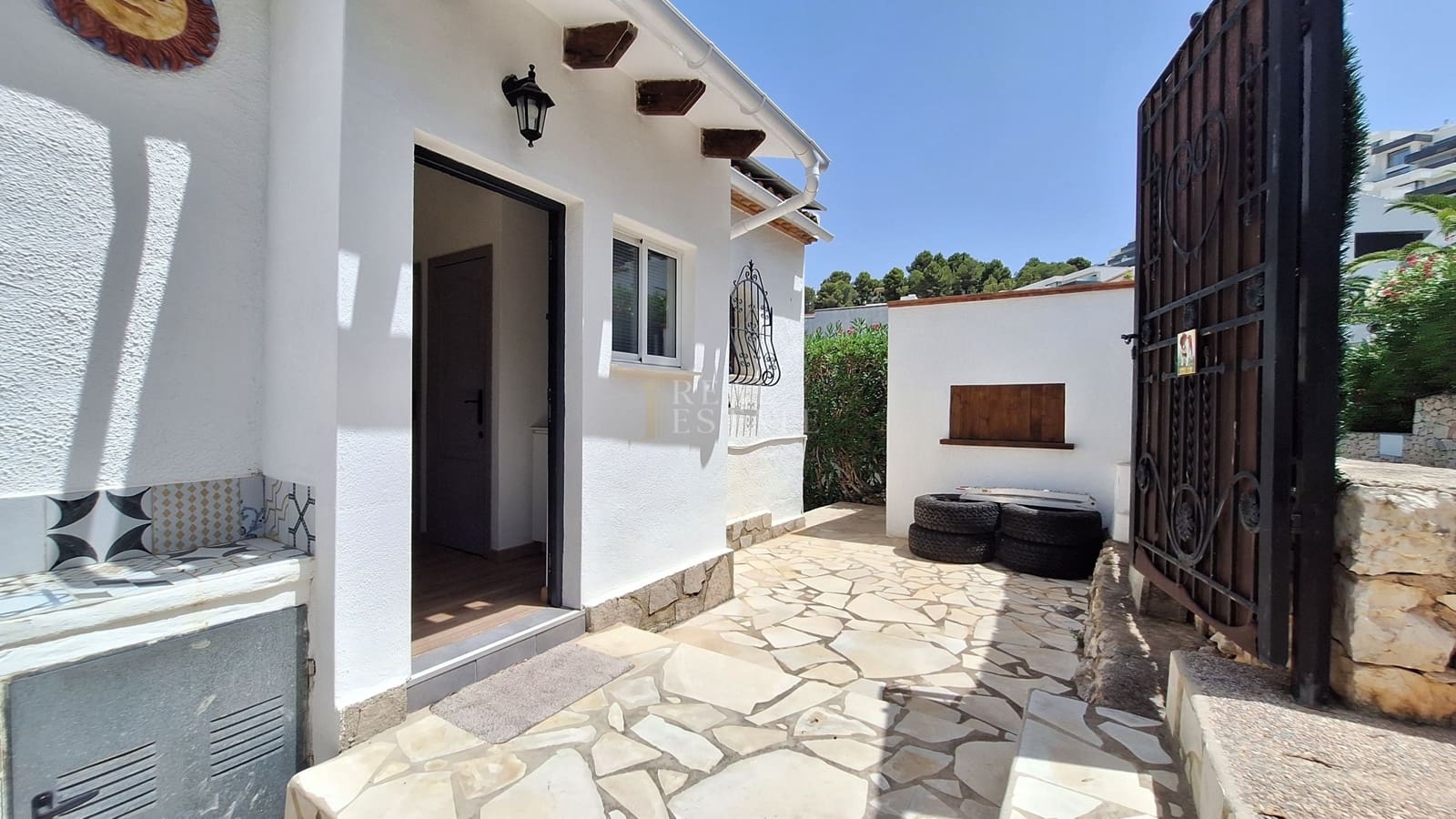 3 bedroom Villa for sale in Denia with pool - € 345,000 (Ref: 9961751)