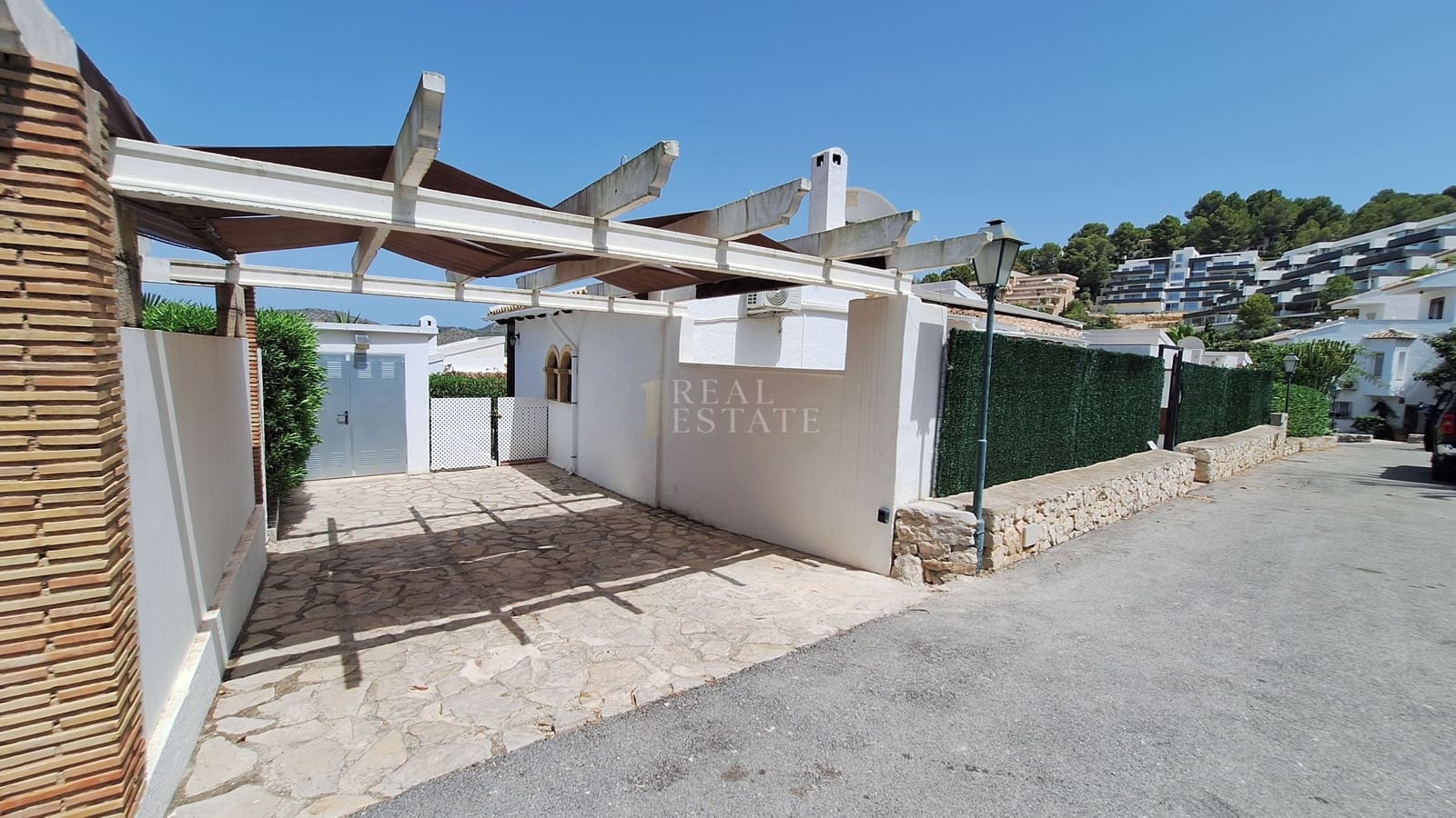 3 bedroom Villa for sale in Denia with pool - € 345,000 (Ref: 9961751)