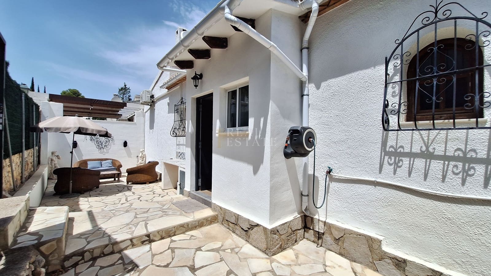 3 bedroom Villa for sale in Denia with pool - € 345,000 (Ref: 9961751)