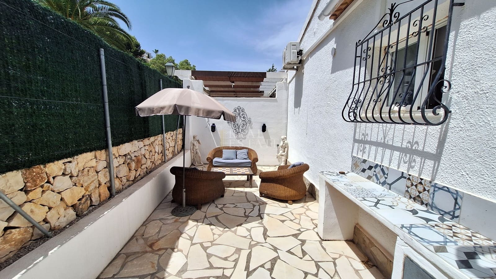 3 bedroom Villa for sale in Denia with pool - € 345,000 (Ref: 9961751)