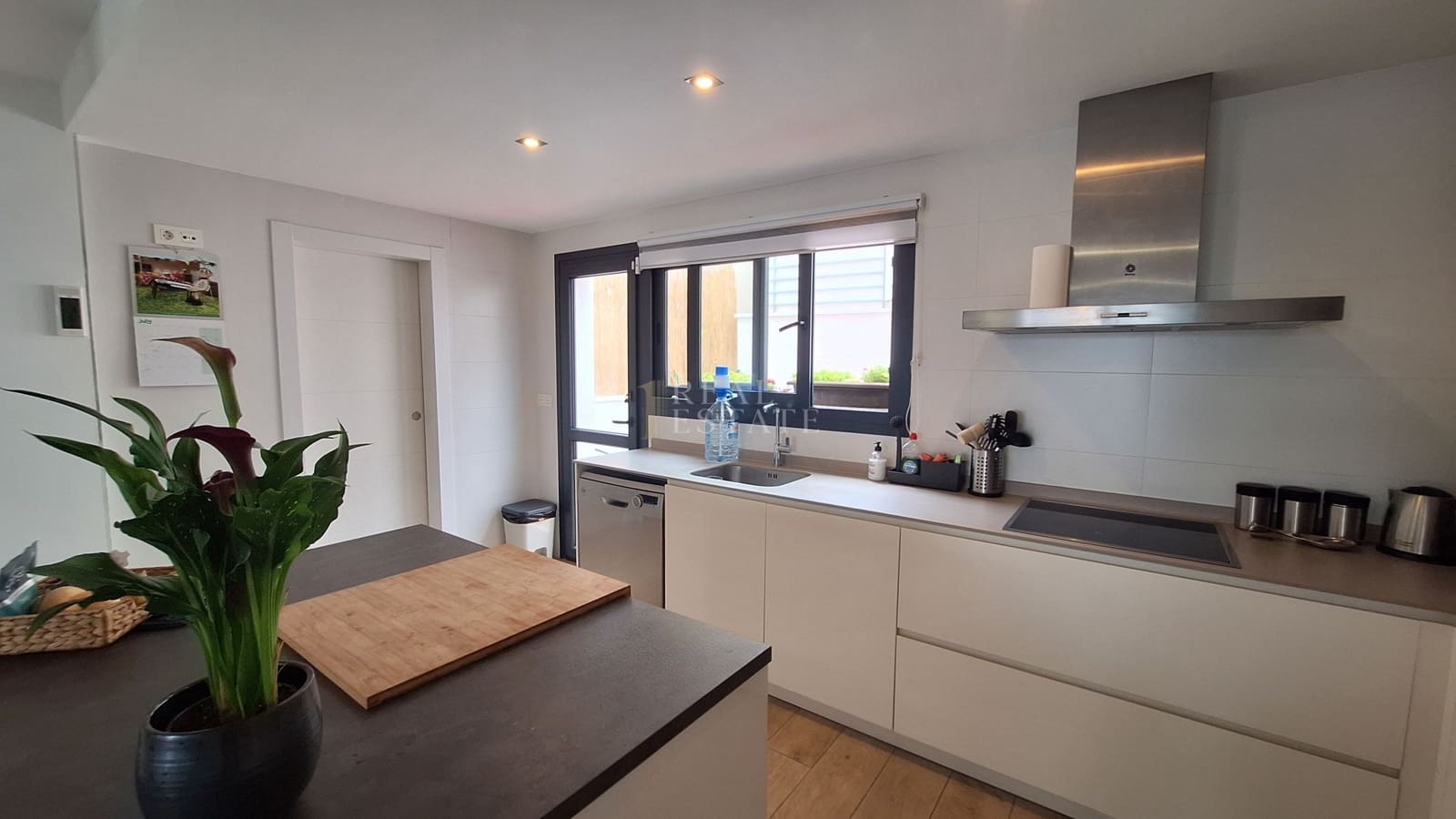 3 soverom Hus til salgs i Alfaz del Pi / L'Alfas del Pi med svømmebasseng garasje - € 459 000 (Ref: 9964533)
