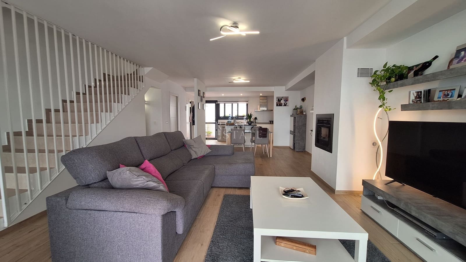 3 soverom Hus til salgs i Alfaz del Pi / L'Alfas del Pi med svømmebasseng garasje - € 459 000 (Ref: 9964533)