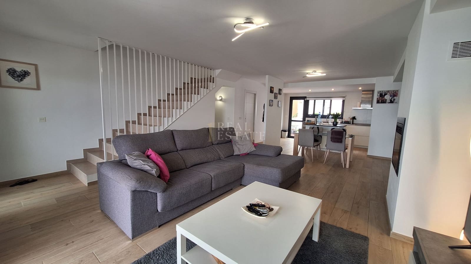 3 soverom Hus til salgs i Alfaz del Pi / L'Alfas del Pi med svømmebasseng garasje - € 459 000 (Ref: 9964533)