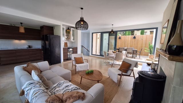 Chalet de 3 habitaciones en Altea en venta con piscina - 529.000 € (Ref: 9972315)