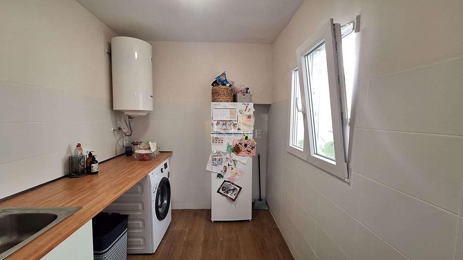 Casa de 3 habitaciones en Tormos en venta - 255.000 € (Ref: 9976584)