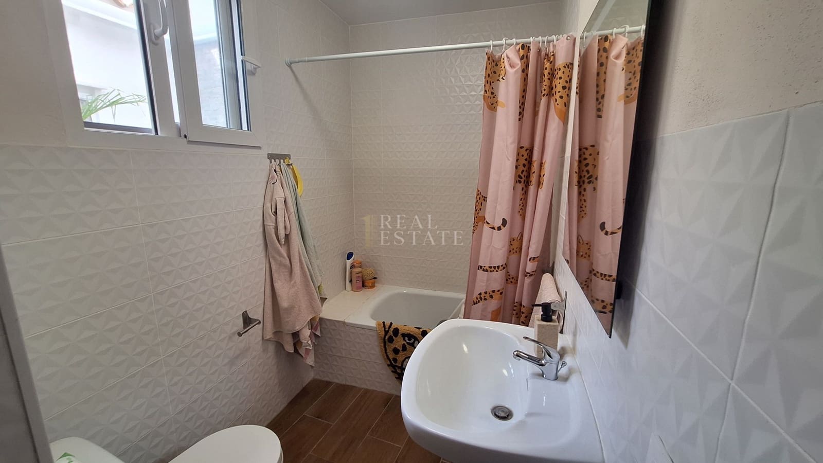 Casa de 3 habitaciones en Tormos en venta - 255.000 € (Ref: 9976584)