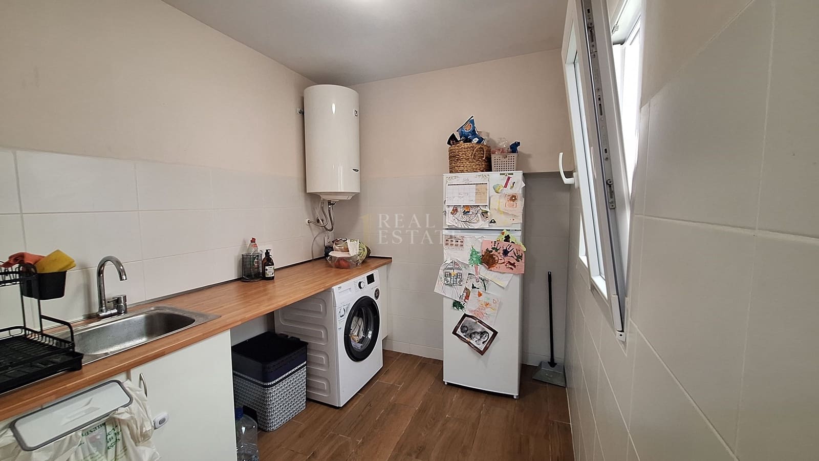 Casa de 3 habitaciones en Tormos en venta - 255.000 € (Ref: 9976584)