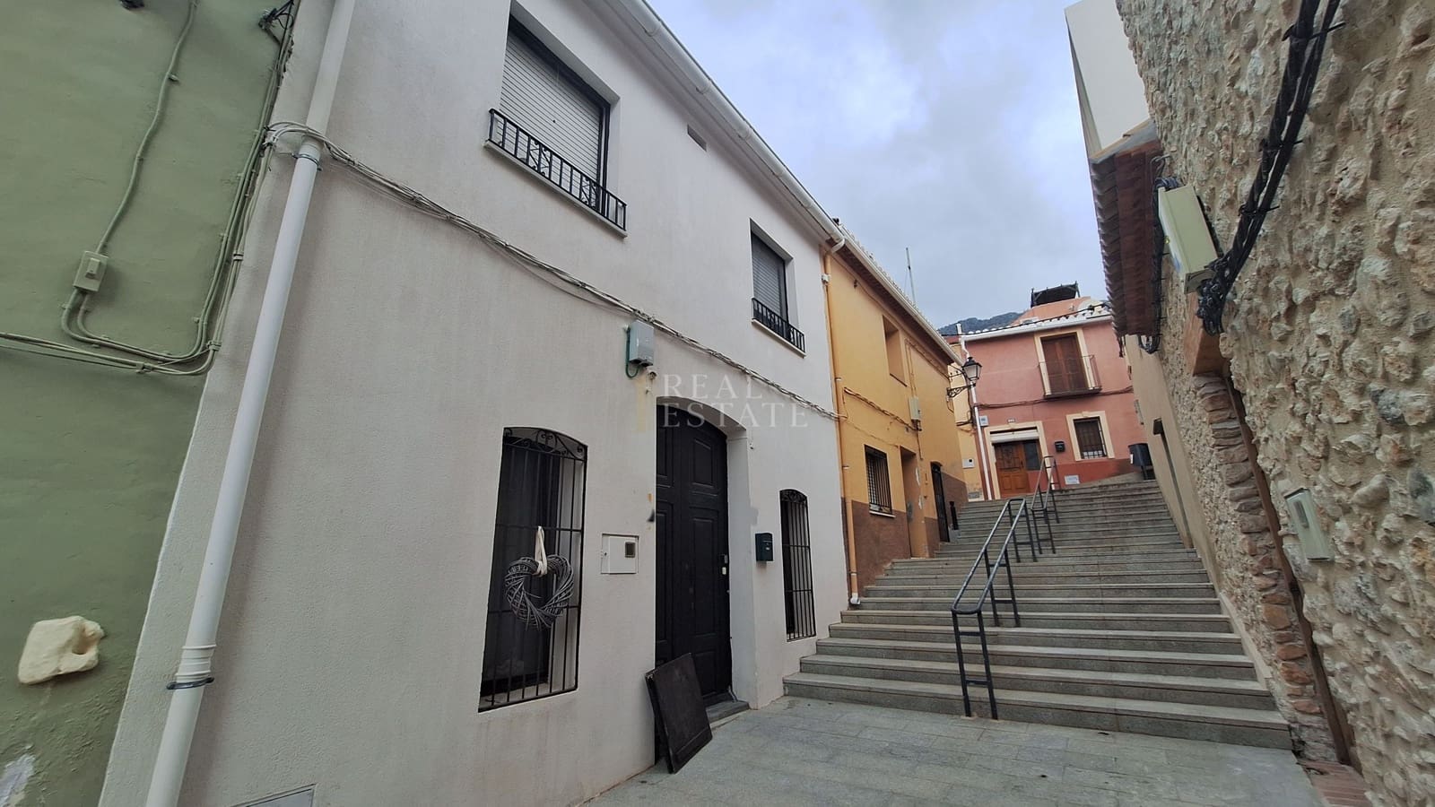 Casa de 3 habitaciones en Tormos en venta - 255.000 € (Ref: 9976584)