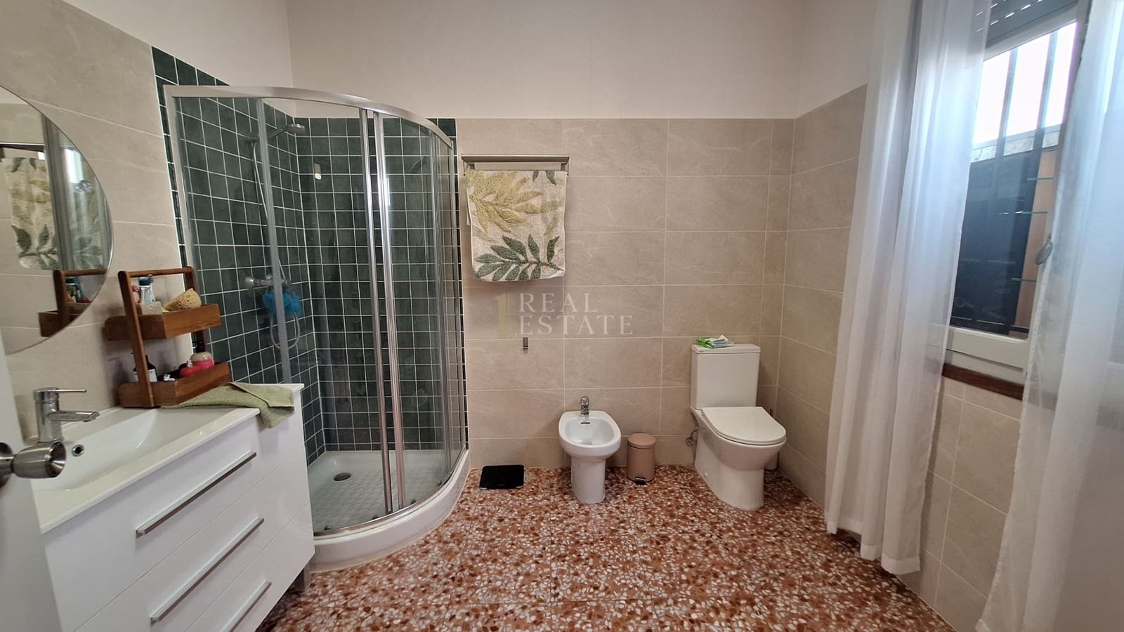 Casa de 3 habitaciones en Tormos en venta - 255.000 € (Ref: 9976584)