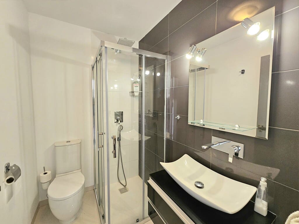 2 bedroom Apartment for sale in Mil Palmeras with pool - € 239,900 (Ref: 10022148)