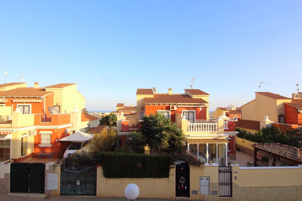 2 sypialnia Apartament do wynajęcia w Torrevieja z basenem garażem - 900 € (Ref: 10058553)