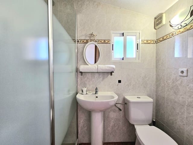 3 slaapkamer Huis te huur in La Zenia, Orihuela met zwembad - € 1.000 (Ref: 10077765)