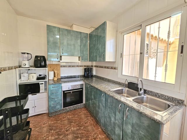 3 slaapkamer Huis te huur in La Zenia, Orihuela met zwembad - € 1.000 (Ref: 10077765)