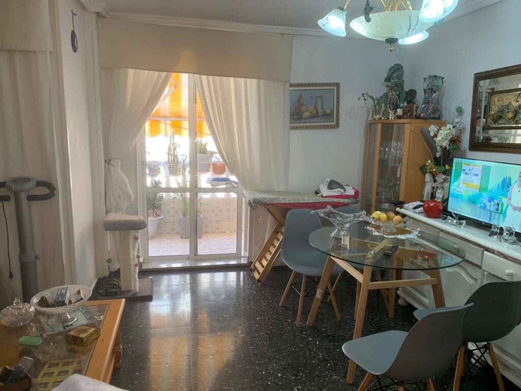 2 soveværelse Lejlighed til salg i Punta Prima med swimmingpool - € 155.000 (Ref: 10115535)