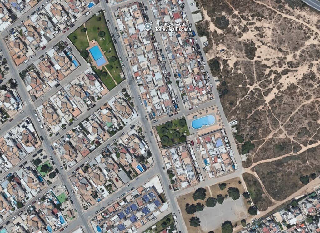 Apartamento de 2 habitaciones en Torrevieja en venta con piscina - 109.900 € (Ref: 10162203)