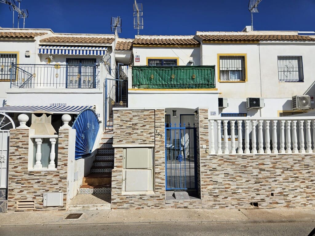 Apartamento de 2 habitaciones en Torrevieja en venta con piscina - 109.900 € (Ref: 10162203)