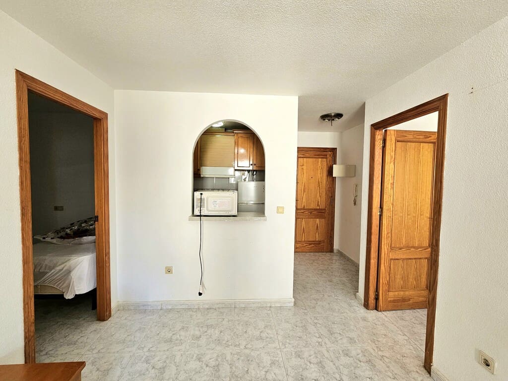 Apartamento de 2 habitaciones en Torrevieja en venta - 108.500 € (Ref: 10182536)