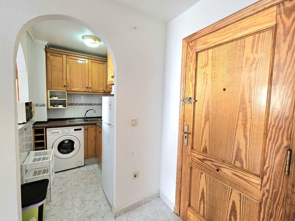 Apartamento de 2 habitaciones en Torrevieja en venta - 108.500 € (Ref: 10182536)