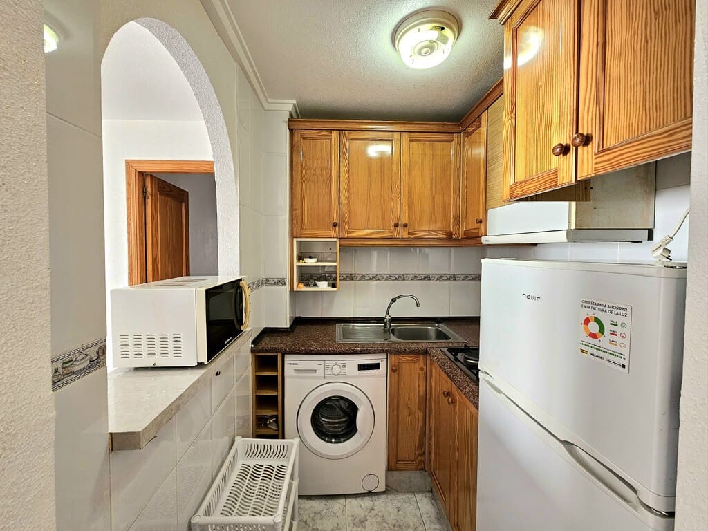 Apartamento de 2 habitaciones en Torrevieja en venta - 108.500 € (Ref: 10182536)