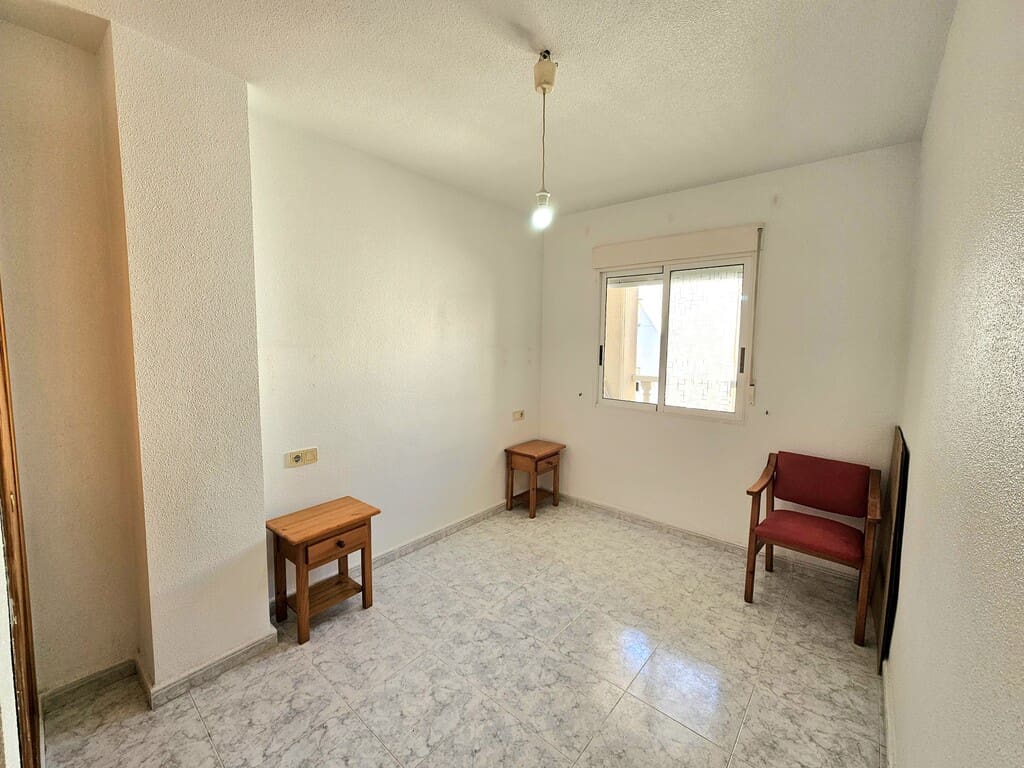 Apartamento de 2 habitaciones en Torrevieja en venta - 108.500 € (Ref: 10182536)