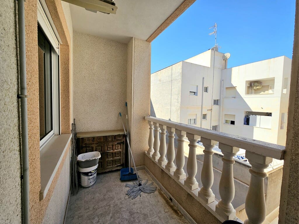Apartamento de 2 habitaciones en Torrevieja en venta - 108.500 € (Ref: 10182536)