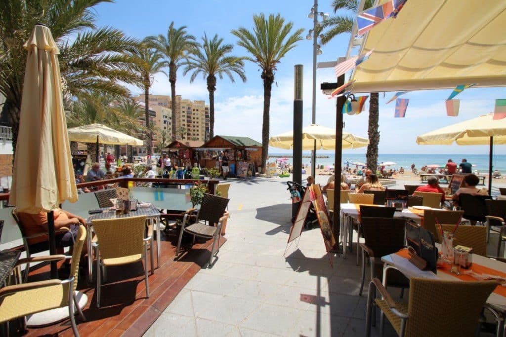 2 bedroom Apartment for sale in Torrevieja with pool - € 179,300 (Ref: 8683872)