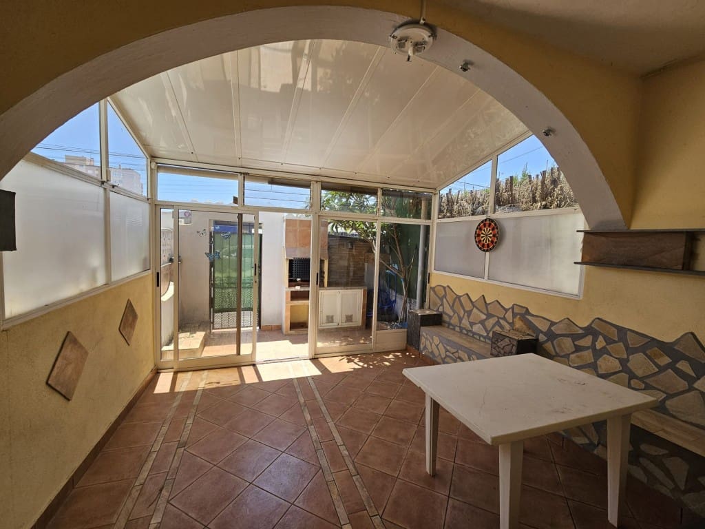 3 makuuhuone Huoneisto myytävänä paikassa Torrevieja mukana 
autotalli - 139 900 € (Ref: 9130311)