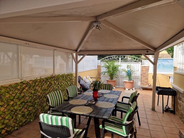 3 soverom Hus til salgs i Torrevieja med svømmebasseng - € 188 000 (Ref: 9371792)