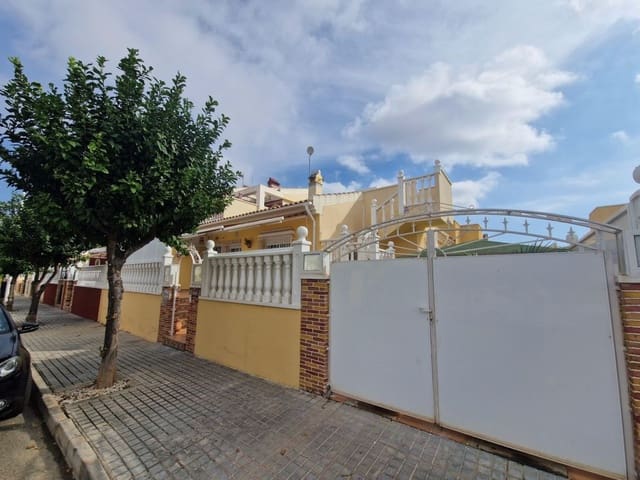 3 soverom Hus til salgs i Torrevieja med svømmebasseng - € 188 000 (Ref: 9371792)