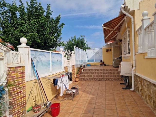 3 soverom Hus til salgs i Torrevieja med svømmebasseng - € 188 000 (Ref: 9371792)