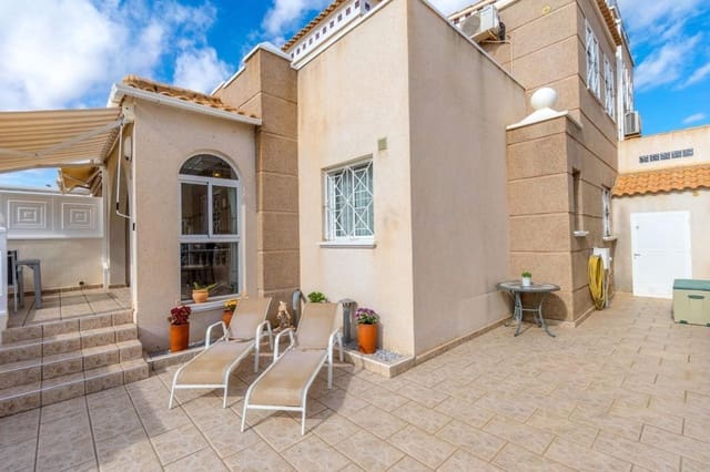 4 chambre Villa/Maison à vendre à Torrevieja avec piscine garage - 230 000 € (Ref: 9371793)