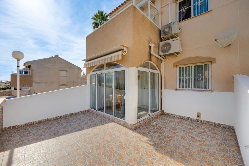 2 makuuhuone Bungalow myytävänä paikassa Torrevieja mukana uima-altaan - 139 999 € (Ref: 9378782)
