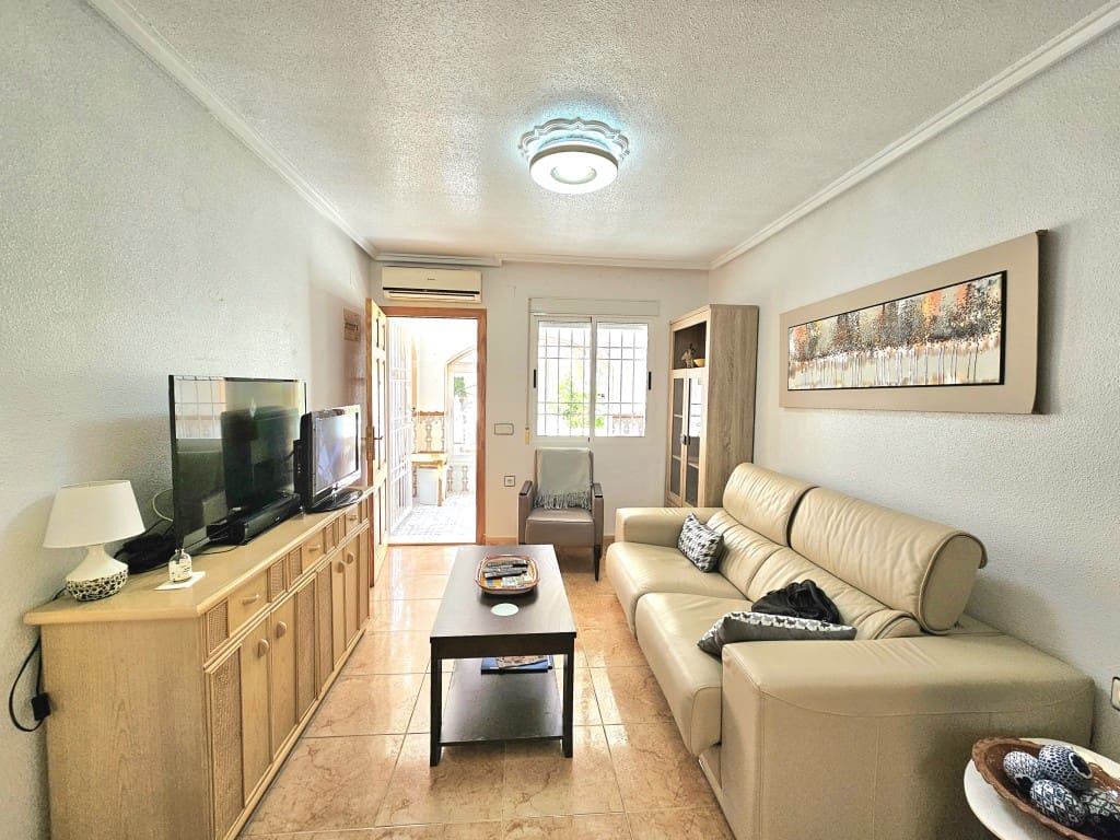 2 slaapkamer Huis te koop in Torrevieja met zwembad - € 136.000 (Ref: 9378783)