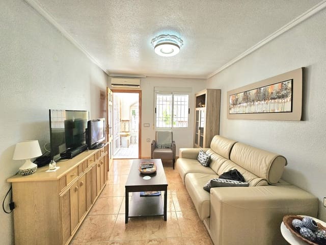 2 slaapkamer Huis te koop in Torrevieja met zwembad - € 136.000 (Ref: 9378783)