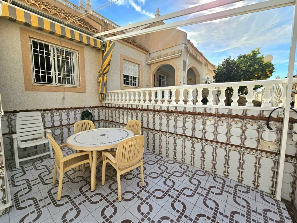2 slaapkamer Huis te koop in Torrevieja met zwembad - € 136.000 (Ref: 9378783)