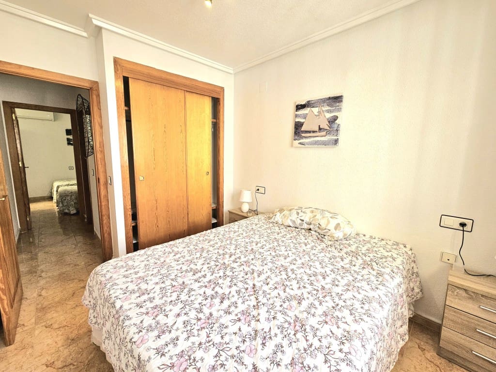 2 slaapkamer Huis te koop in Torrevieja met zwembad - € 136.000 (Ref: 9378783)