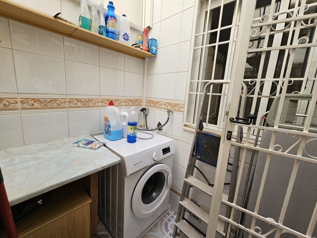 2 slaapkamer Huis te koop in Torrevieja met zwembad - € 136.000 (Ref: 9378783)