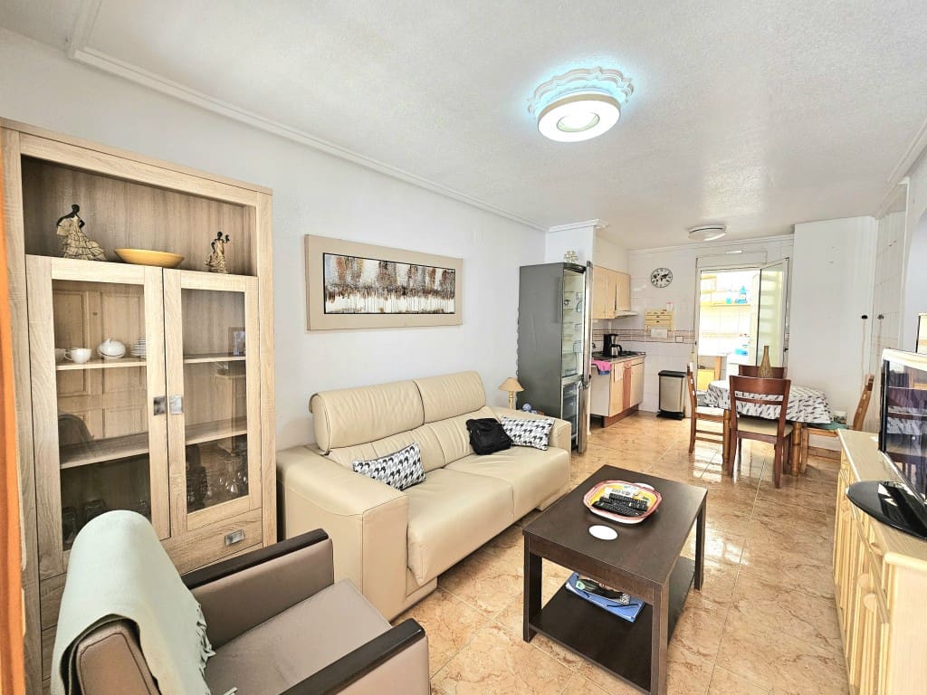 2 slaapkamer Huis te koop in Torrevieja met zwembad - € 136.000 (Ref: 9378783)