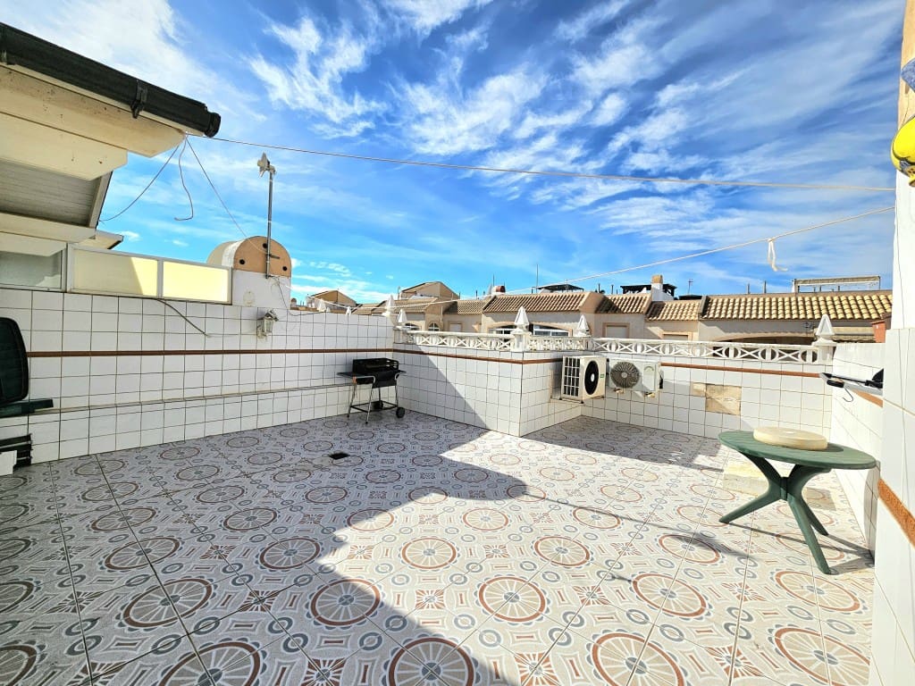 2 slaapkamer Huis te koop in Torrevieja met zwembad - € 136.000 (Ref: 9378783)