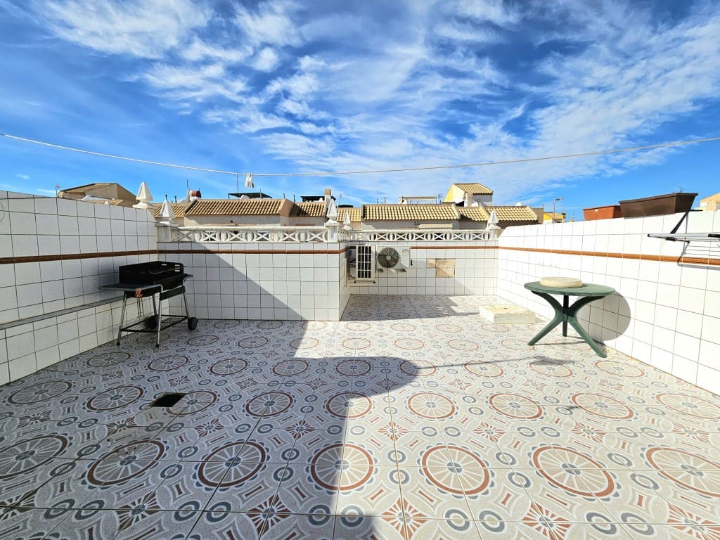 2 slaapkamer Huis te koop in Torrevieja met zwembad - € 136.000 (Ref: 9378783)