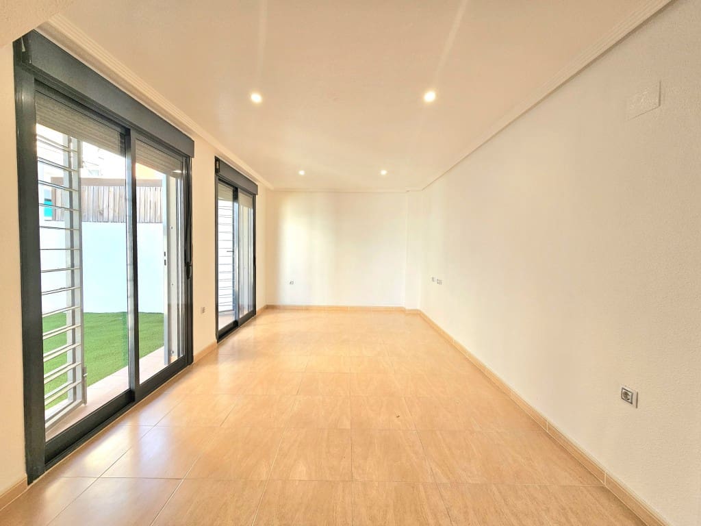 3 sypialnia Dom na sprzedaż w Torrevieja z basenem - 249 900 € (Ref: 9382406)